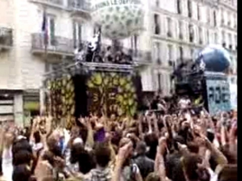 techno parade Space invaders1