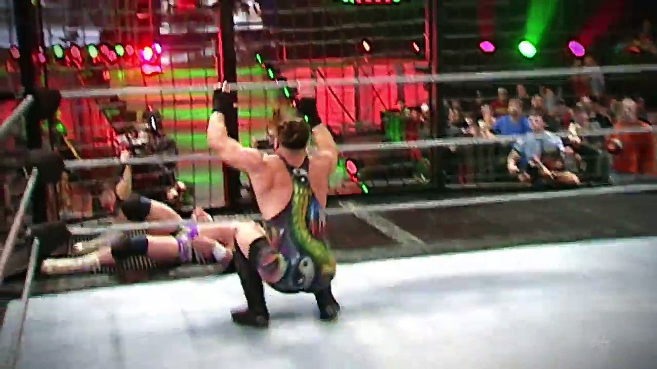 18 moves on the Elimination Chamber's steel floor- WWE Fury