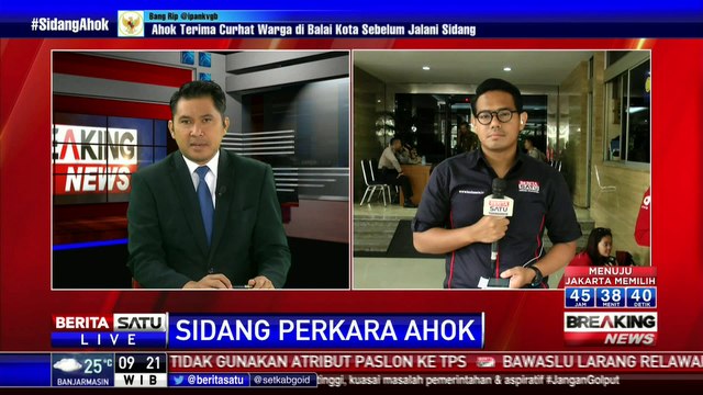 Breaking News: Ahok Memasuki Ruang Sidang