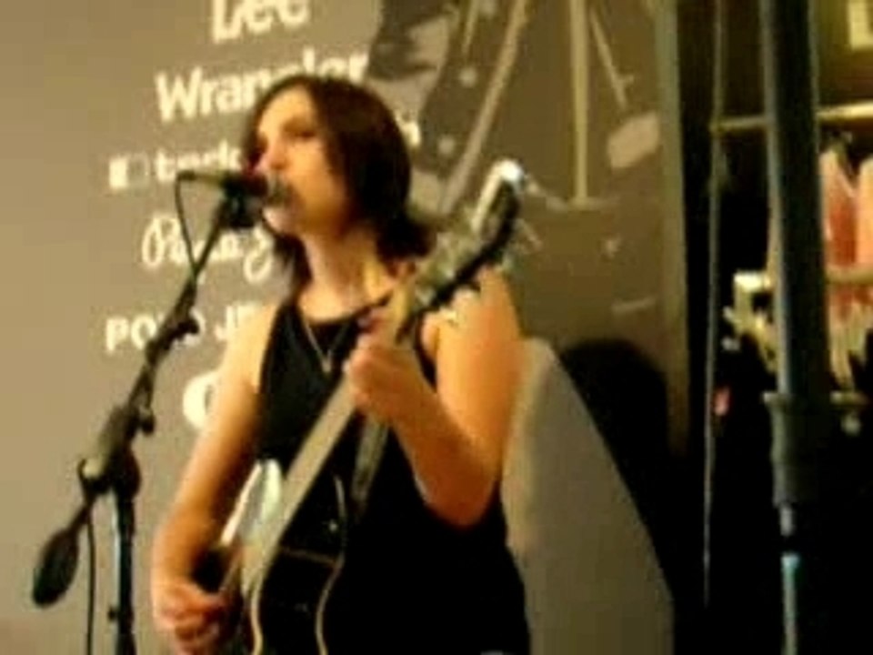 ViRGiNiE - Ce qu'il me reste de toi - Live a Orléans