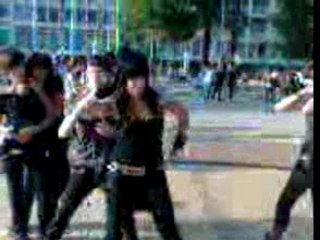 alexia en mode tecktonik