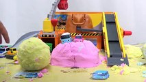 5 Wet Colors Balloons - Learn colors water balloon Finger Song nursery & Tayo the Little Bus in Sand