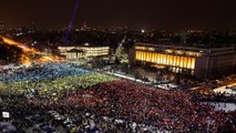 دهها هزار نفر در رومانی علیه دولت به خیابان ها آمدند