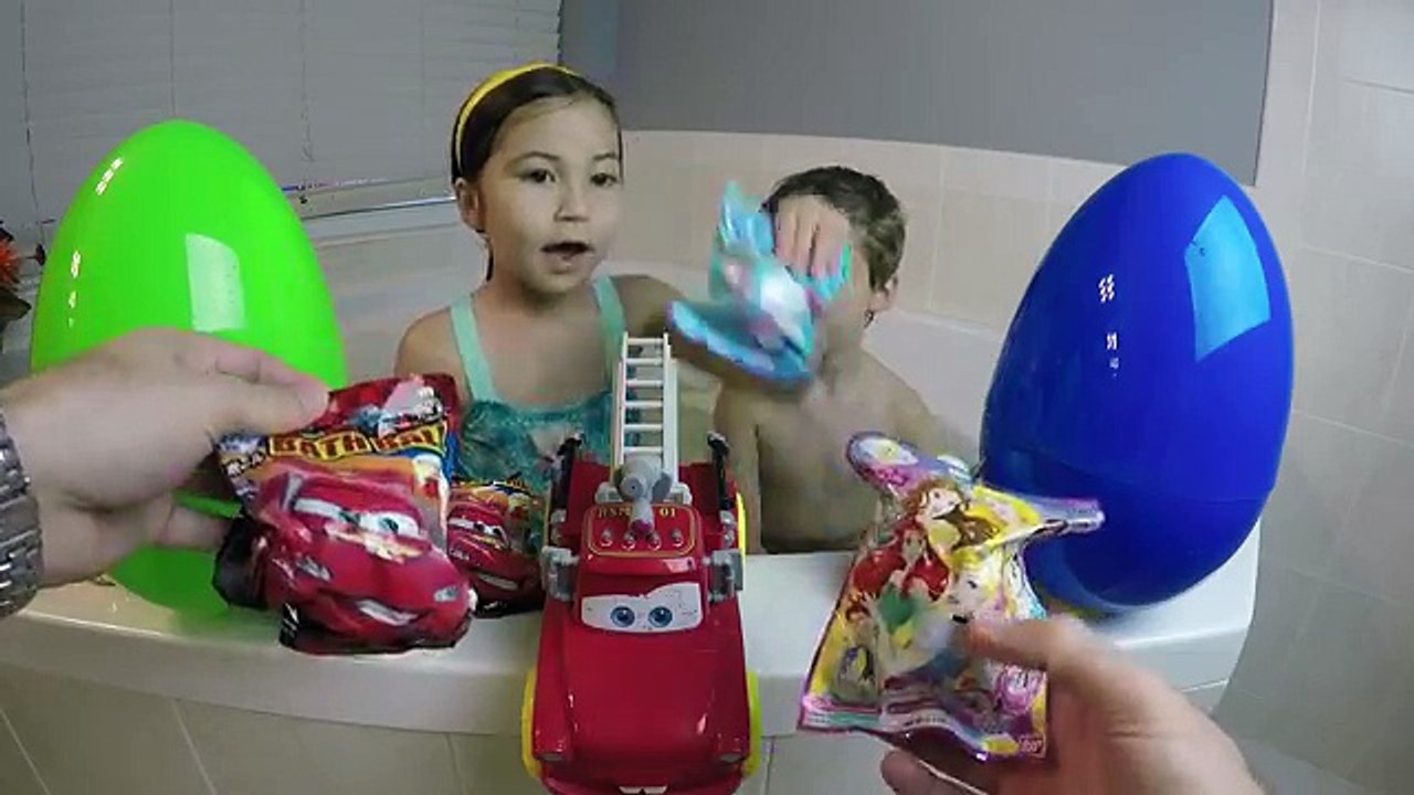 DISNEY CARS SURPRISE EGGS PAW PATROL BATH TOYS & Magical Disney Princess Pixar Cars Surprise Balls