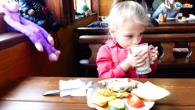 ✔ Кукла Беби Борн с Ярославой катаются на коньках. Каникулы в Буковеле / Video for Kids ✔