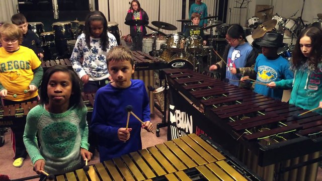 Led Zeppelin joué par 25 enfants à l'école : xylophones et batterie !