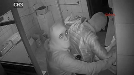 Bursa'da Para Dolu 200 Kilo Ağırlığındaki Çelik Kasayı Böyle Kucakladılar