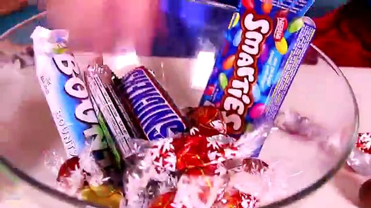 Frozen Elsa & Spiderman CHOCOLATE FOUNTAIN! w/ Joker Maleficent