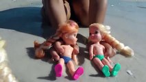 BEACH, SAND PLAYING! Elsa and Anna toddlers play ! Anna toddler is afraid of jellyfish!
