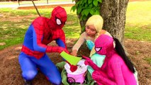 Elsa & Spidergirl change colors: Spiderman catches rainbow cotton candy superheroes in rea