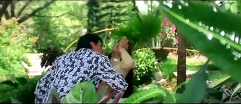 Aankhon Mein Tum-Govinda-Sonali Bendre-Aag-Bollywood-Songs-Alka-Yagnik-Kumar-Sanu