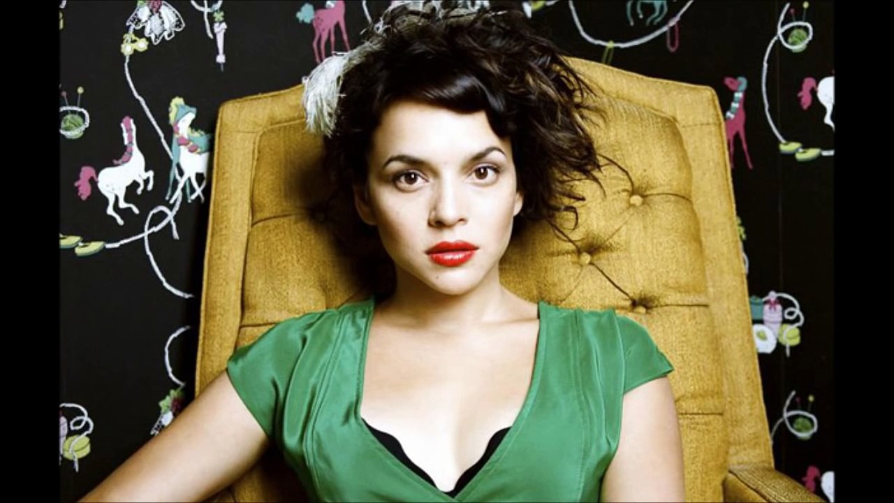Norah Jones      ♦    ''Change Is Gonna Come''-IsM5ELgEqT4-HD