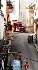Si rompe il tubo del metano e scoppia un incendio, Il VIDEO dei soccorsi