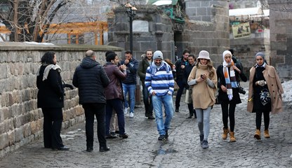 İNTERNET FENOMENİ ARAP TURİSTLER TALAS’I GEZDİ