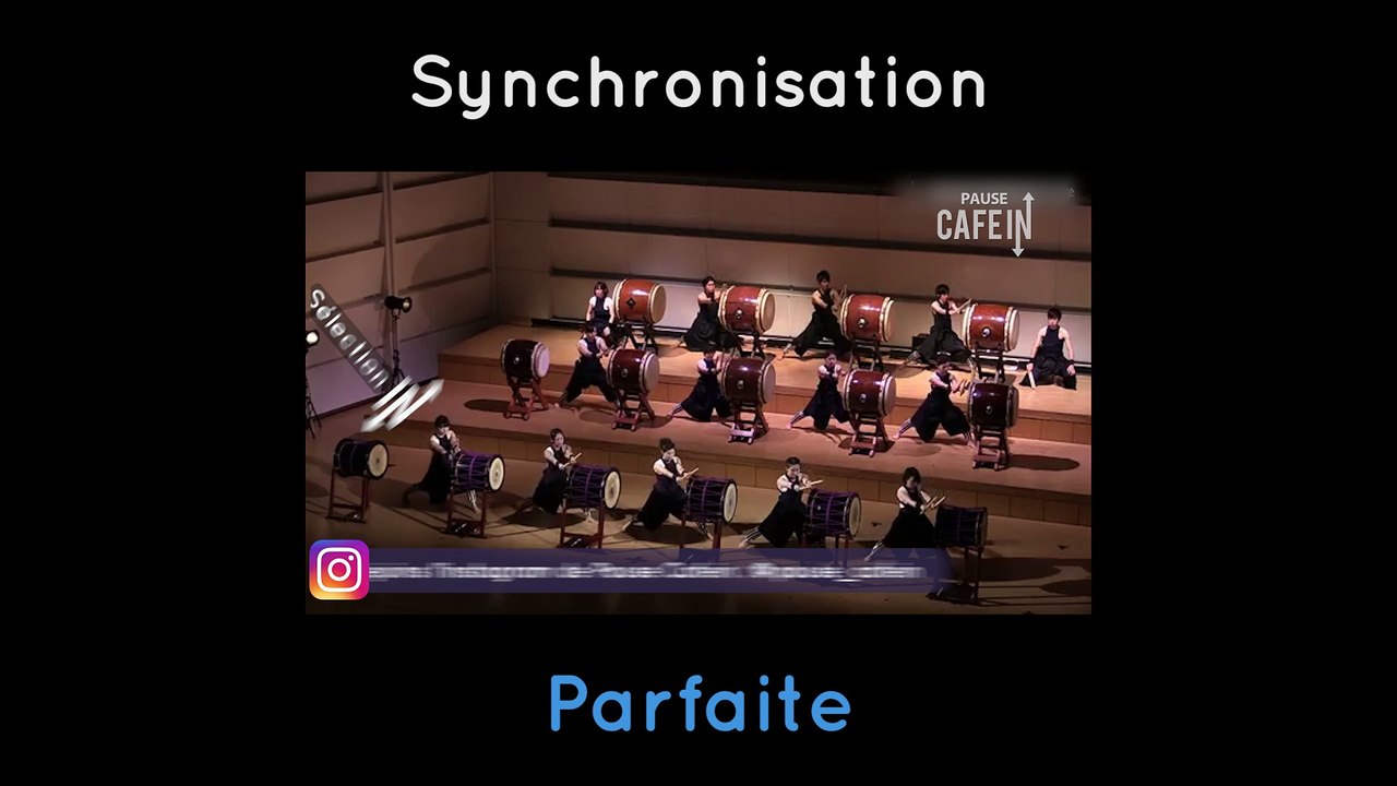 Une performance de taiko parfaite par des étudiants