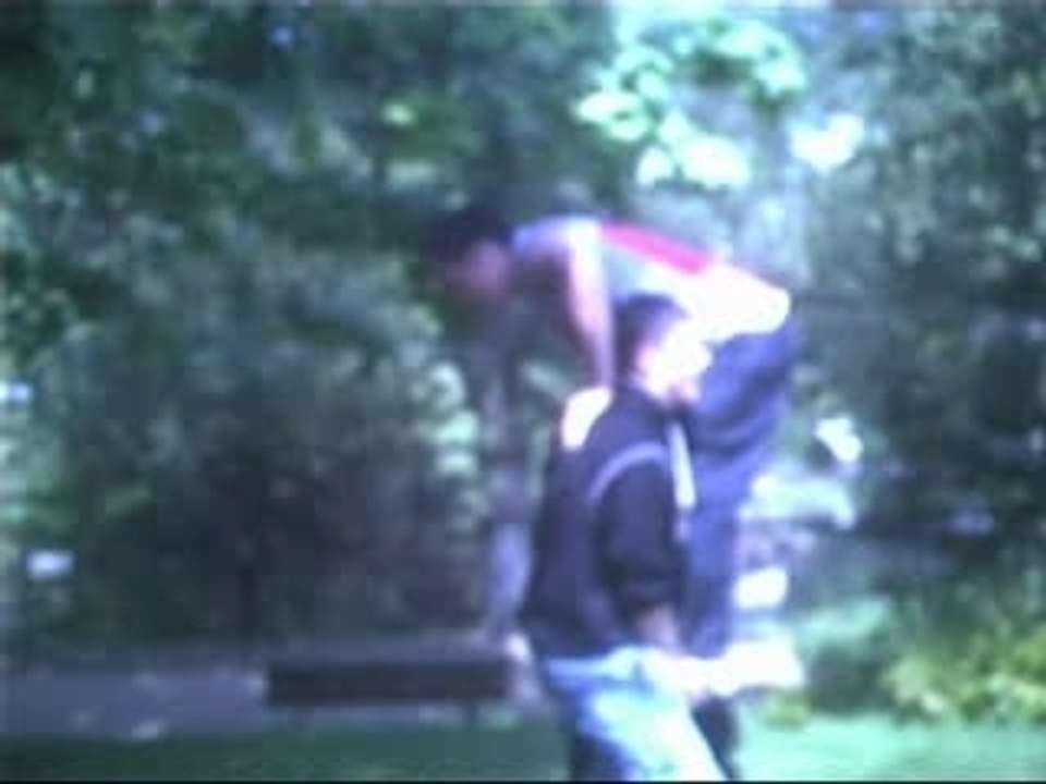 Salto arriere a 3 tony montbrison