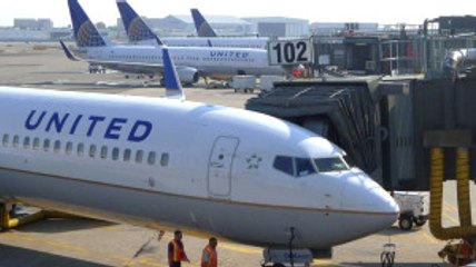 Pilot "Kocamdan Boşanıyorum" Diye Anons Yapınca, Yolcular Uçağı Terk Etti