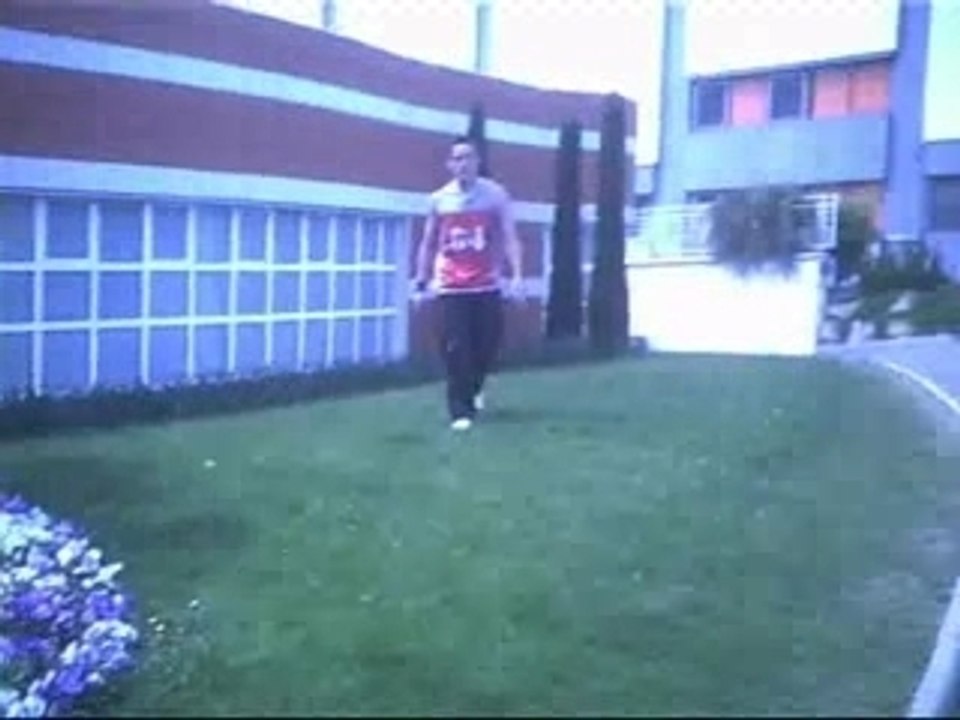 Salto arriere toit piscine tony montbrison