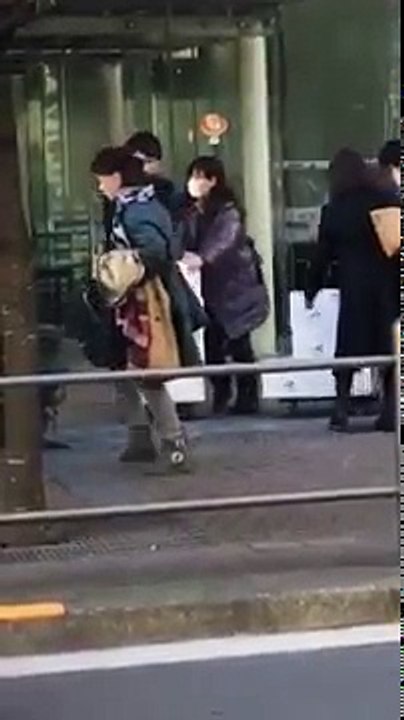 SMAP存続願い37万人の署名…ジャニーズ事務所の前で何か運んでた…