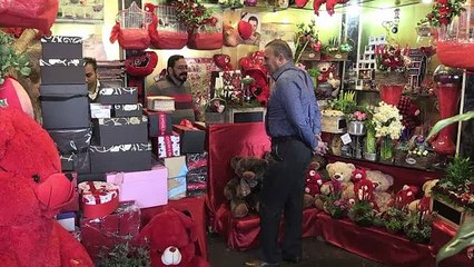 Download Video: Irak: les habitants de Bagdad célèbrent la Saint-Valentin