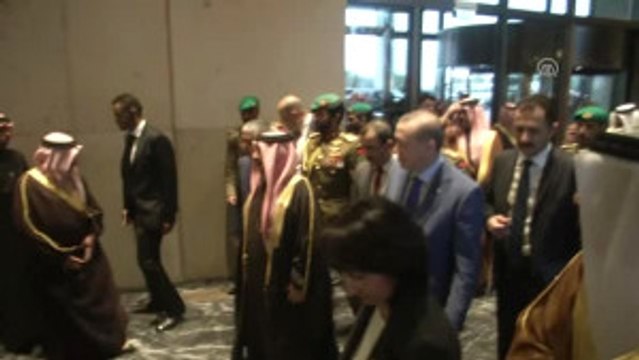 Cumhurbaşkanı Erdoğan, Bahreyn Kralı Al Halife Ile Aynı Araçla Havalimanına Hareket Etti - Manama