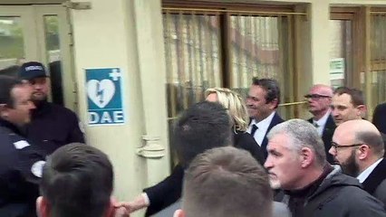 Marine Le Pen au poste frontière de Menton