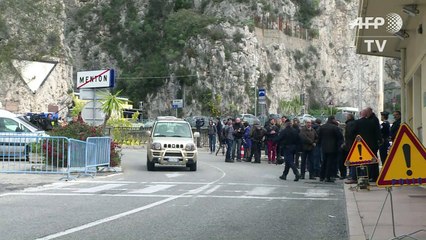 Marine Le Pen au poste frontière de Menton