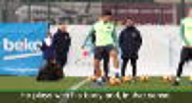 Cavani dismisses Suarez comparisons