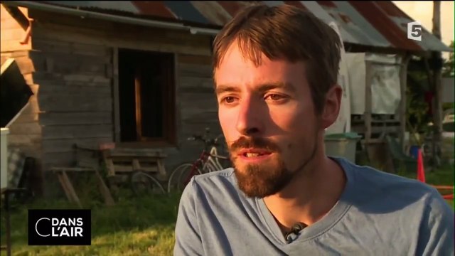 C dans l'air - des vitrines de banques brisées, cela ne le touche pas