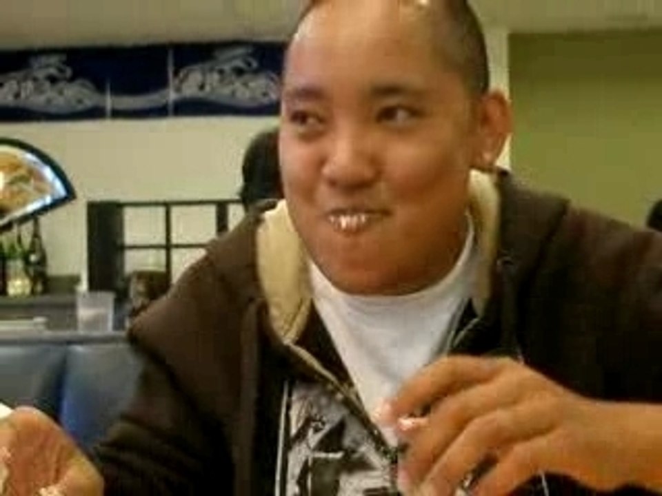 Roda Eating Cream Puff
