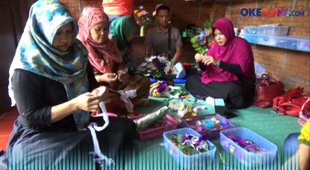 Mawar Merah Berbahan Stocking Bekas Laris Manis Jelang Valentine