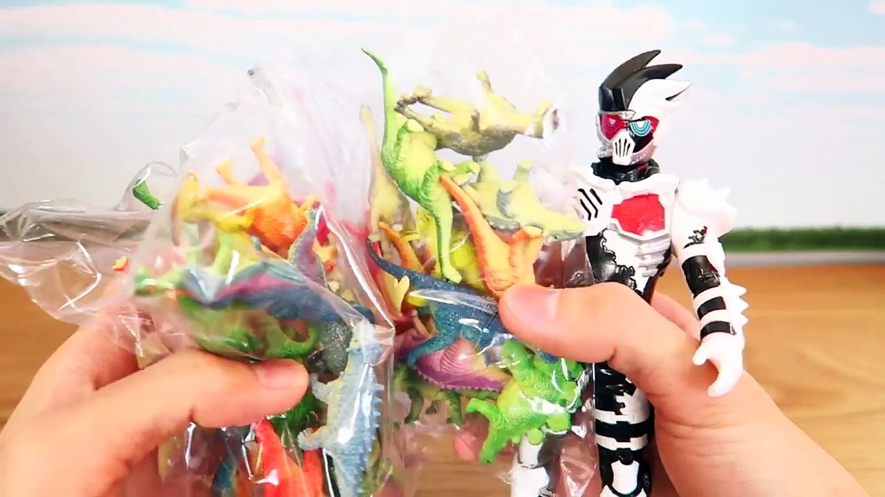 仮面ライダーゲンム ゾンビゲーマーレベルX 小さな恐竜たちと戯れる Dinosaur Tots-kvSiJcgtQ9o
