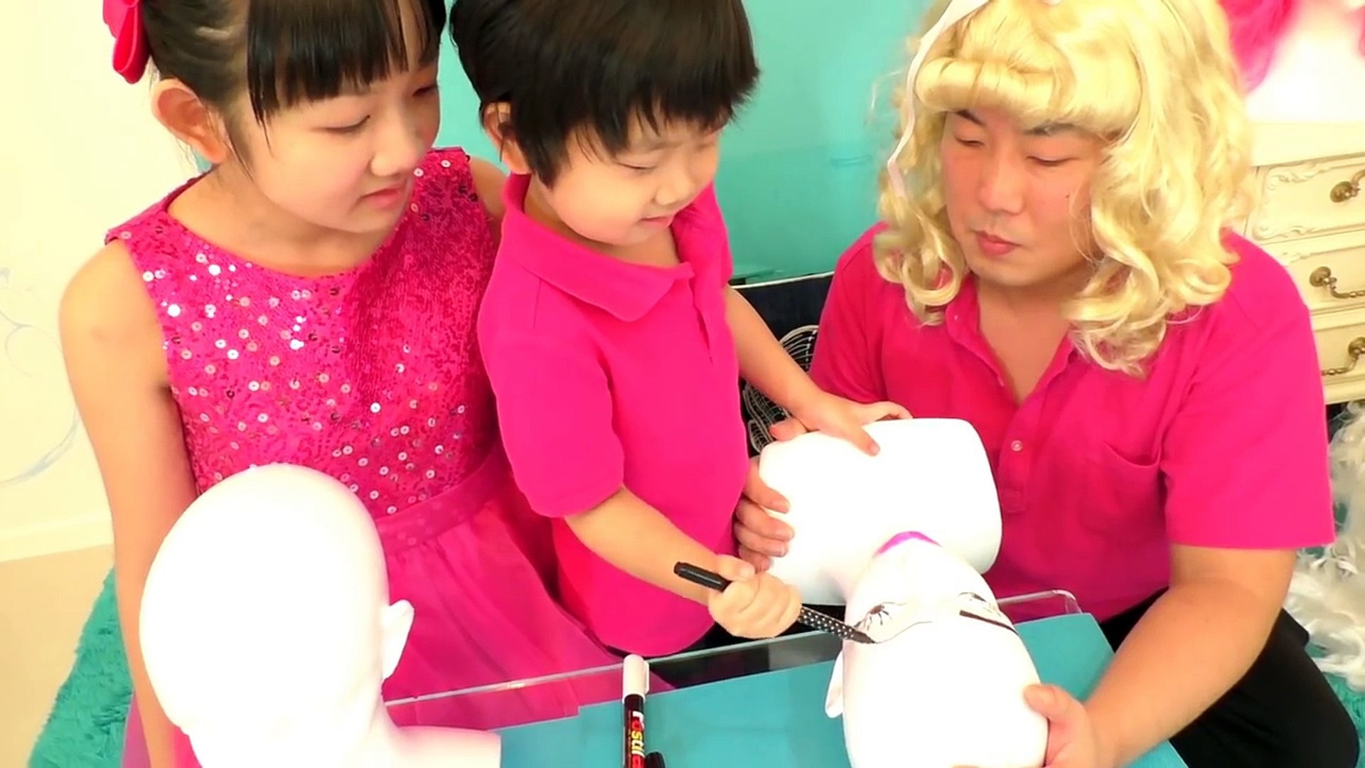 オカマ店長パパ子のかつら屋さん マネキンにお絵描き Painting On A Mannequin Npfk0g3co W Video Dailymotion