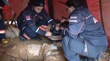 Beykoz'da Kuyuya Düşen Köpeği Kurtarma Çalışmaları Gece de Devam Ediyor