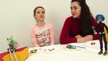 #ЧЕЛЛЕНДЖ Конфеты с Монстер Хай  Кто кого Видео #детииродители-NldePXaE8a4