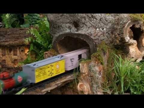 Ragam Kereta Api Mainan Dipamerkan dalam Gelaran The Holiday Train Show - NET5