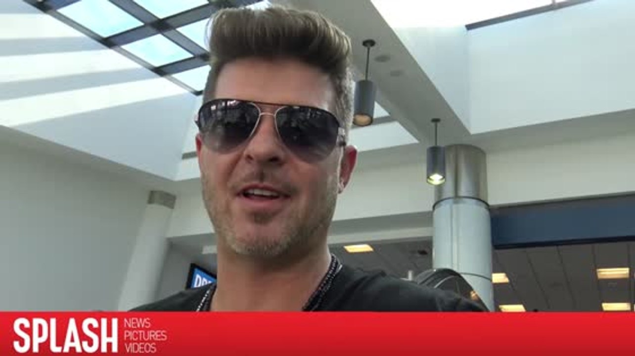 Robin Thicke admite que ha pasado por tiempos muy duros