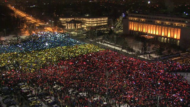 Les Roumains de nouveau dans la rue contre le gouvernement
