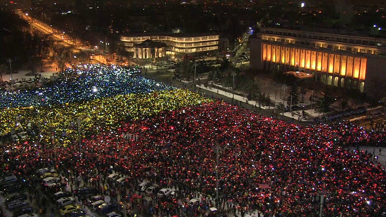 Les Roumains de nouveau dans la rue contre le gouvernement