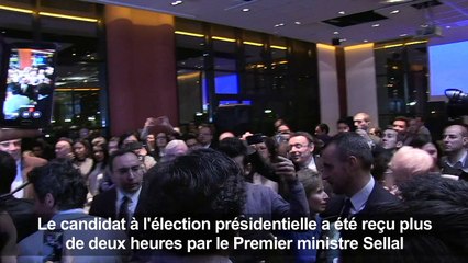 A Alger, Macron tente de séduire la communauté française