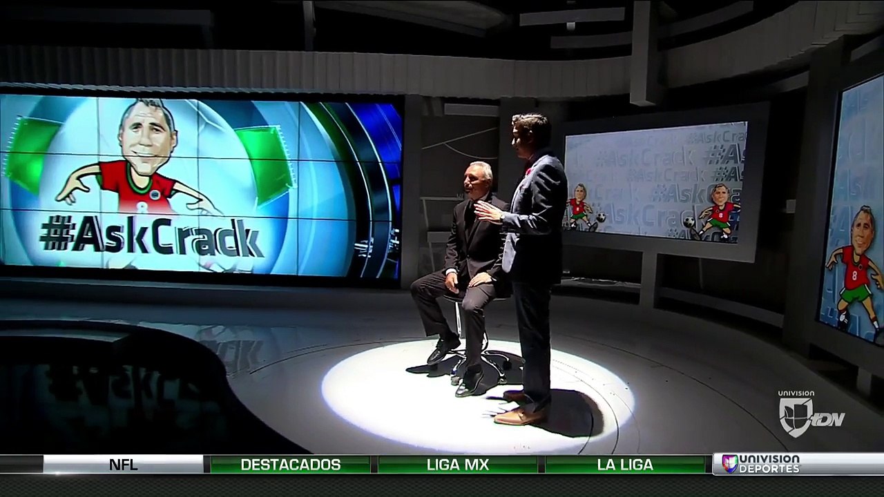 A Stoitchkov le preguntaron si a los 51 años necesita tomar “pastillitas azules”-6lQ6WWkK9co