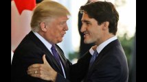 Justin Trudeau a trouvé comment résister aux poignées de main bizarres de Donald Trump