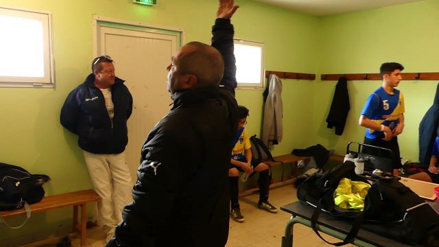 U18: mi-temps aux vestiaires!!