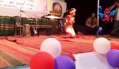 দেখুন চার বছরের বাচ্চার অসাধারন নৃত্য ।