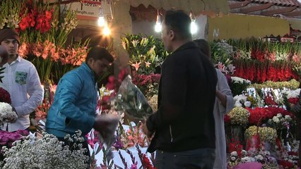 المحكمة العليا في اسلام اباد تحظر الاحتفال بعيد الحب