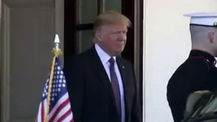 La poignée de mains entre Justin Trudeau et Donald Trump