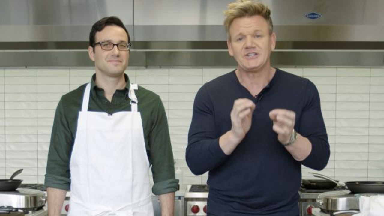 Gordon Ramsay Challenges Amateur Cook to Keep Up with Him