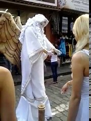 Estátua Viva No Embu Das Artes