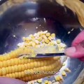 Video Masakan - Membuat jagung kukus yang manis ini cocok
