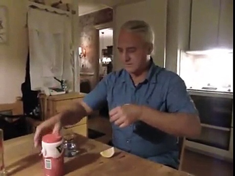 La pire des façons de prendre une tequila paf (sel, citron)